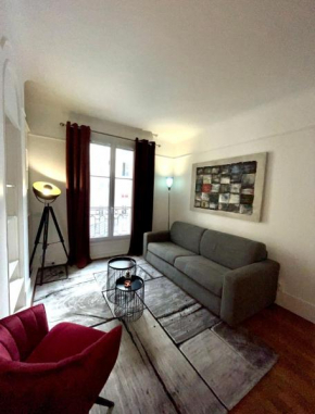 Paris center Trocadero apart